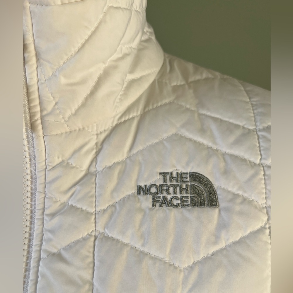 The North Face Women’s Full Zip Jacket White Sz S - Picture 2 of 9